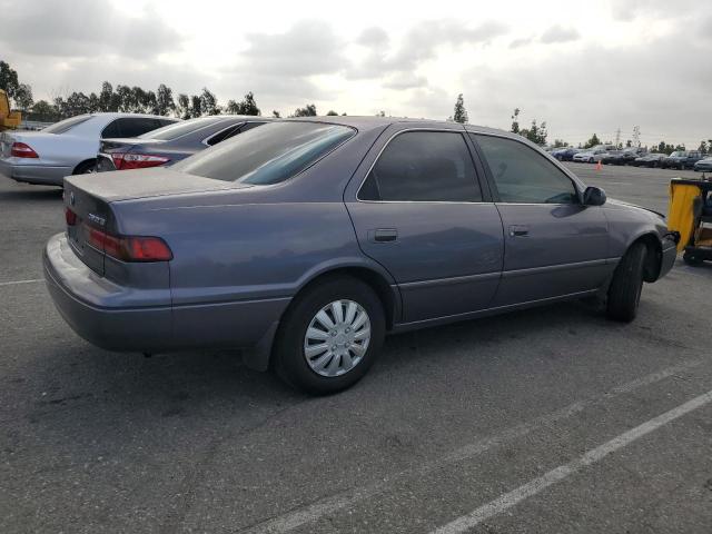 JT2BG28K1X0361939 - 1999 TOYOTA CAMRY LE GRAY photo 3