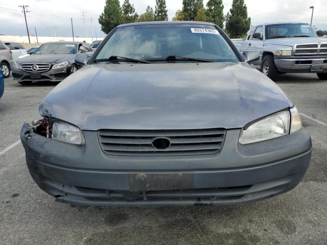 JT2BG28K1X0361939 - 1999 TOYOTA CAMRY LE GRAY photo 5
