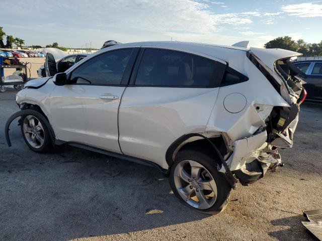 3CZRU5H36MM718981 - 2021 HONDA HR-V LX WHITE photo 2