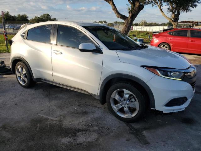 3CZRU5H36MM718981 - 2021 HONDA HR-V LX WHITE photo 4
