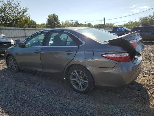 4T1BF1FK6GU203186 - 2016 TOYOTA CAMRY LE GRAY photo 2