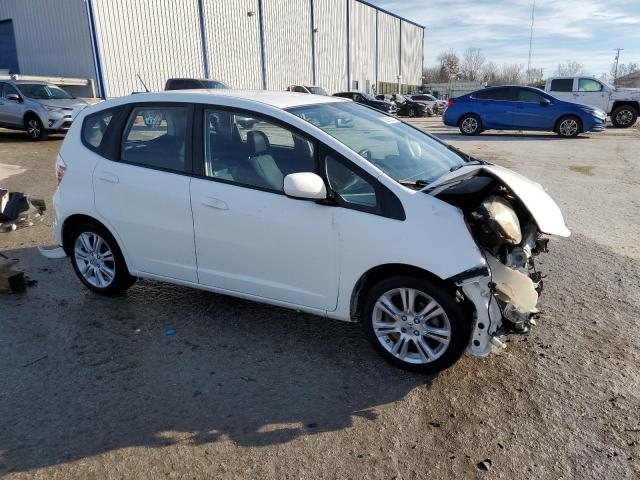 JHMGE8H56BC012281 - 2011 HONDA FIT SPORT WHITE photo 4