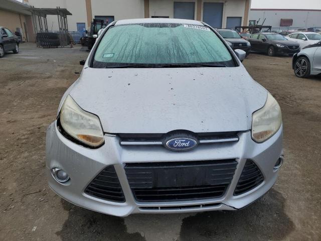 1FAHP3K20CL112062 - 2012 FORD FOCUS SE SILVER photo 5