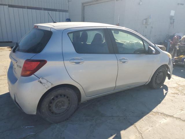 VNKKTUD3XFA037255 - 2015 TOYOTA YARIS SILVER photo 3