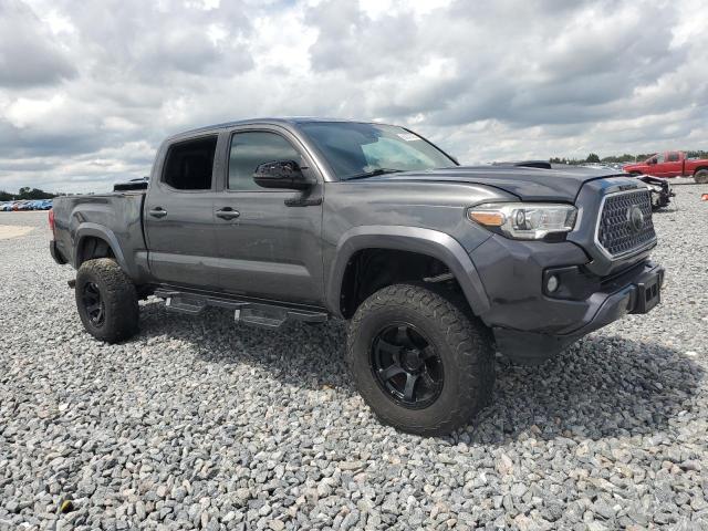 3TMBZ5DN2KM020056 - 2019 TOYOTA TACOMA DOUBLE CAB ნაცრისფერი ფოტო 4