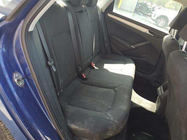 1VWAT7A34HC022006 - 2017 VOLKSWAGEN PASSAT S ლურჯი ფოტო 10