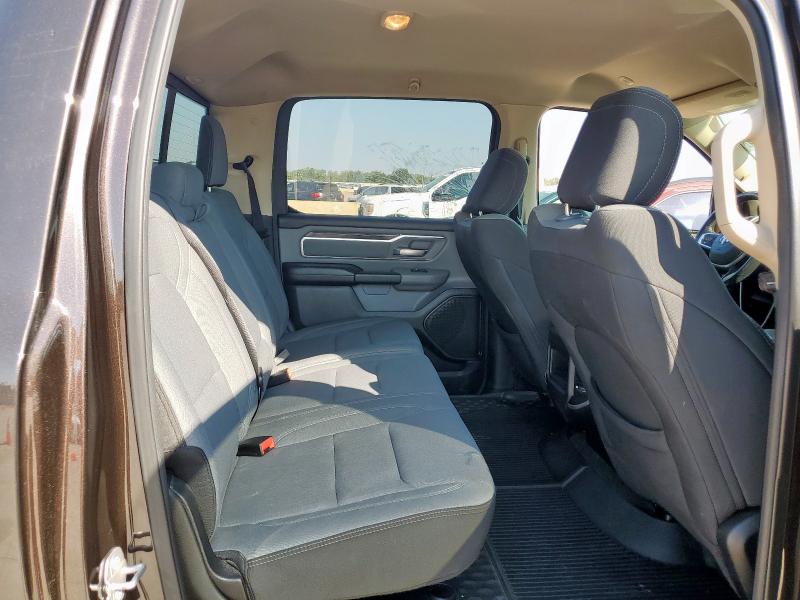 1C6SRFFT1KN826646 - 2019 RAM 1500 BIG HORN/LONE STAR BROWN photo 10