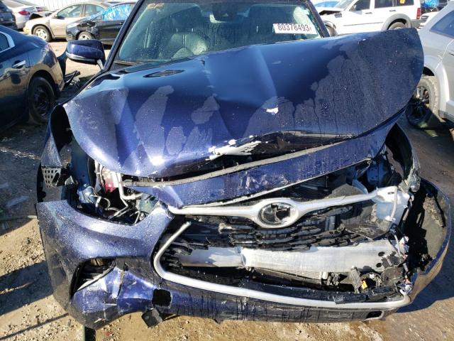 5TDHZRBH5NS173274 - 2022 TOYOTA HIGHLANDER XLE BLUE photo 12