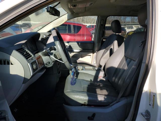 2A8HR54P38R791776 - 2008 CHRYSLER TOWN & COU TOURING WHITE photo 7