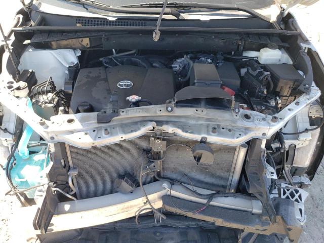 5TDKZRFH0KS318426 - 2019 TOYOTA HIGHLANDER SE 白色 照片 12