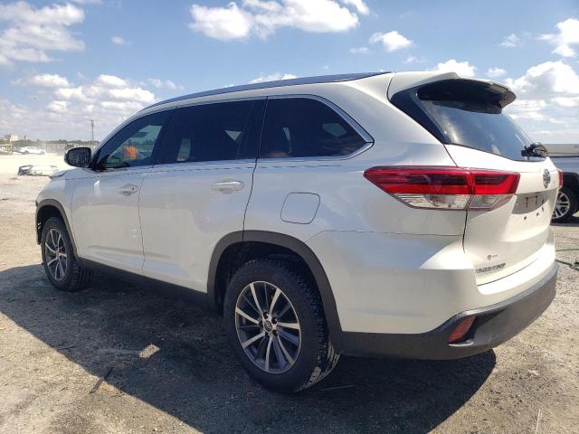5TDKZRFH0KS318426 - 2019 TOYOTA HIGHLANDER SE 白色 照片 2