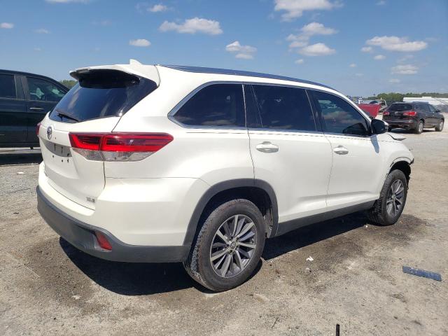 5TDKZRFH0KS318426 - 2019 TOYOTA HIGHLANDER SE 白色 照片 3