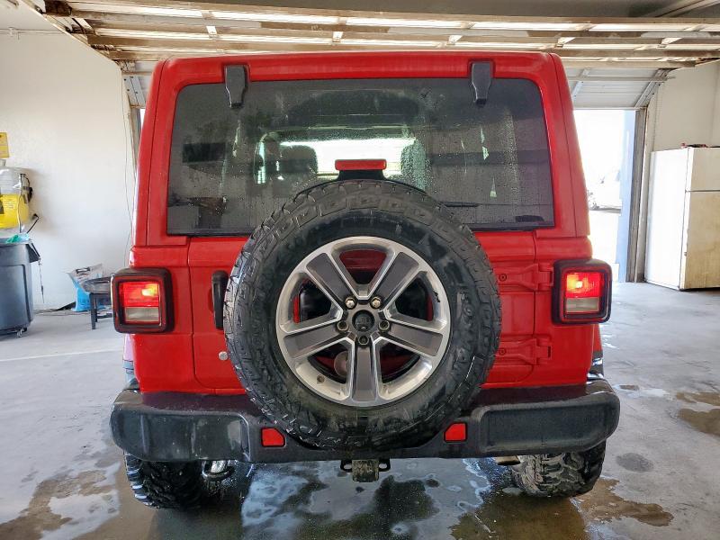 1C4HJXEN3LW213183 - 2020 JEEP WRANGLER UNLIMITED SAHARA RED photo 6