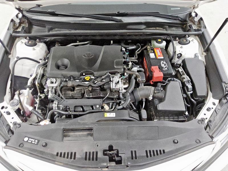 JTNB11HK4J3002850 - 2018 TOYOTA CAMRY L 白色 照片 11