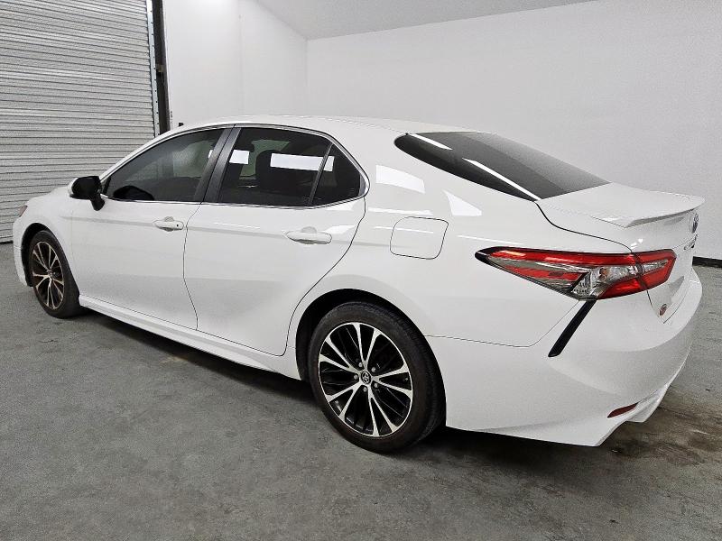 JTNB11HK4J3002850 - 2018 TOYOTA CAMRY L 白色 照片 2