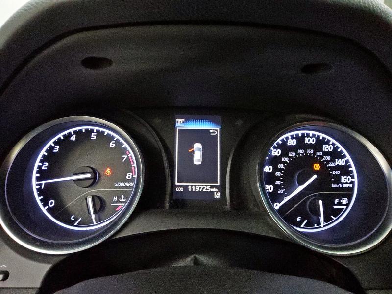 JTNB11HK4J3002850 - 2018 TOYOTA CAMRY L 白色 照片 9