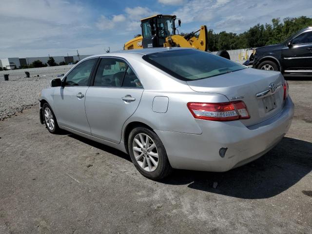 4T1BF3EK3AU063683 - 2010 TOYOTA CAMRY BASE SILVER photo 2