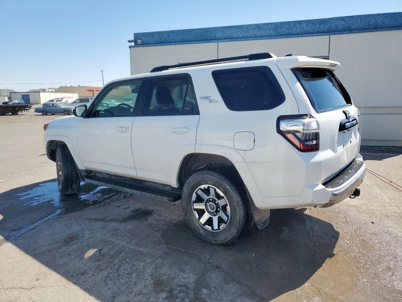 JTEPU5JR9N6018462 - 2022 TOYOTA 4RUNNER SR5/SR5 PREMIUM Biały zdjęcie 2