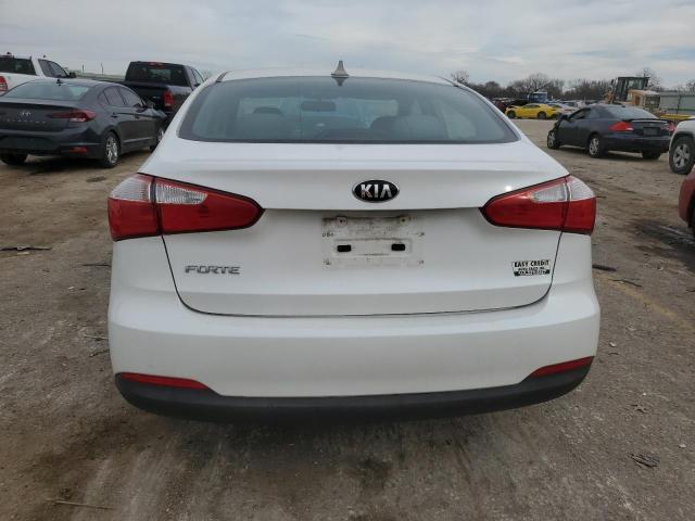 KNAFX4A61F5430919 - 2015 KIA FORTE LX WHITE photo 6