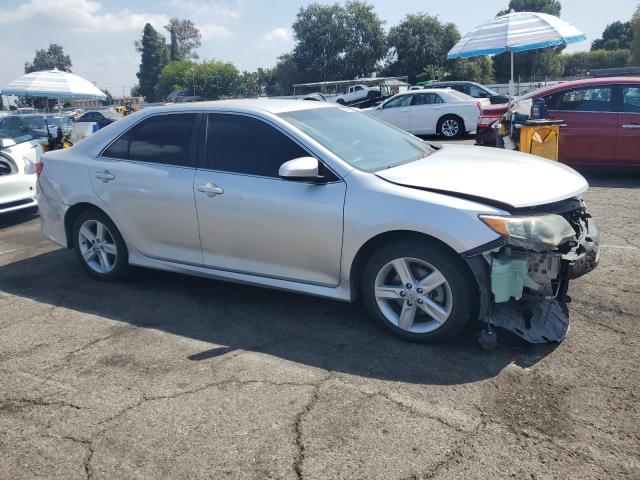 4T1BF1FK0DU664377 - 2013 TOYOTA CAMRY L SILVER photo 4