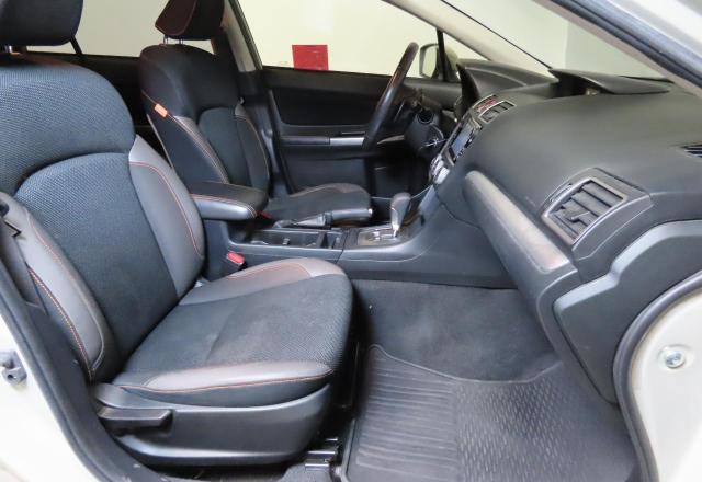 JF2GPABC1HH271705 - 2017 SUBARU CROSSTREK PREMIUM WHITE photo 5