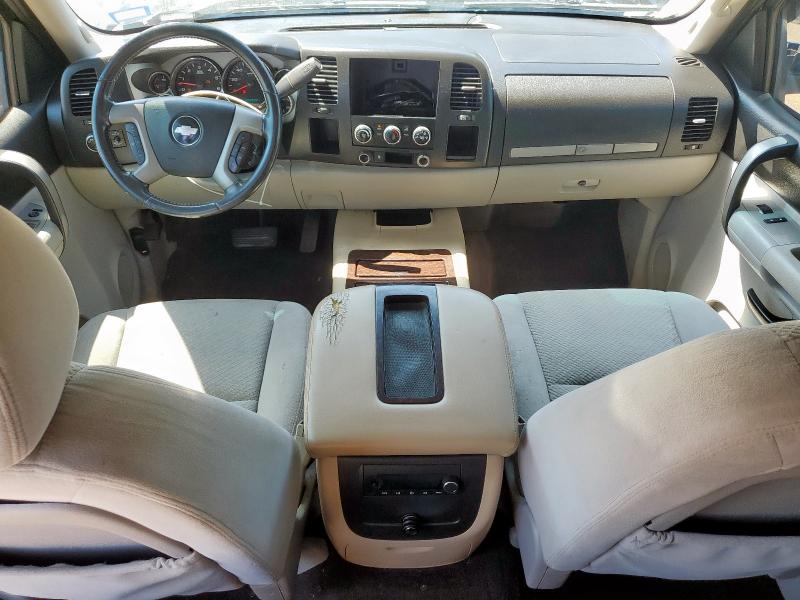 3GCEC13J18G253326 - 2008 CHEVROLET SILVERADO C1500 BLACK photo 8