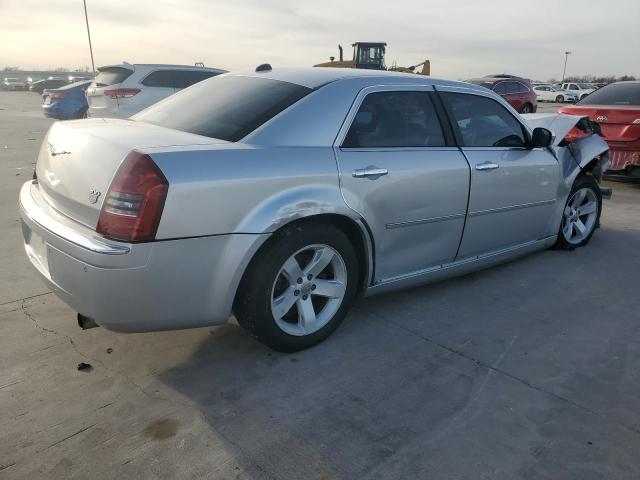 2C3AA63H75H554195 - 2005 CHRYSLER 300 SILVER photo 3