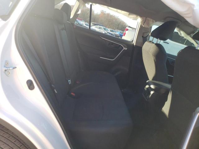 2T3F1RFV6RC433105 - 2024 TOYOTA RAV4 LE 白色 照片 11