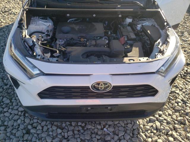 2T3F1RFV6RC433105 - 2024 TOYOTA RAV4 LE 白色 照片 12