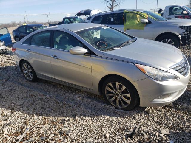 5NPEC4AC6DH598763 - 2013 HYUNDAI SONATA SE SILVER photo 4