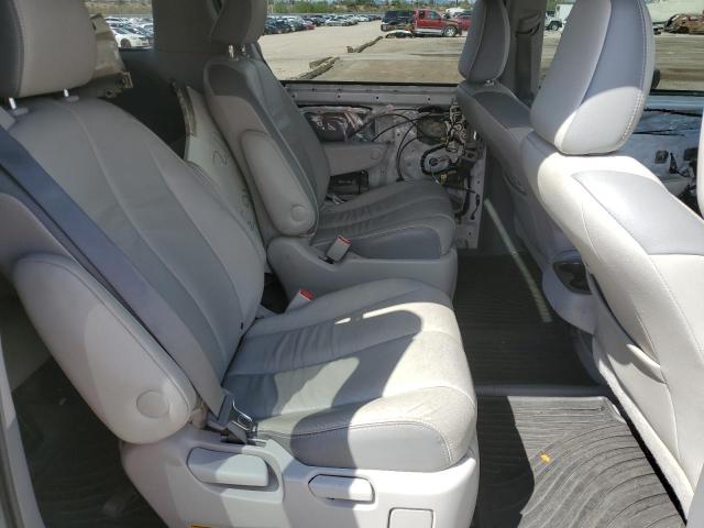 5TDYK3DC2DS301827 - 2013 TOYOTA SIENNA XLE WHITE photo 10