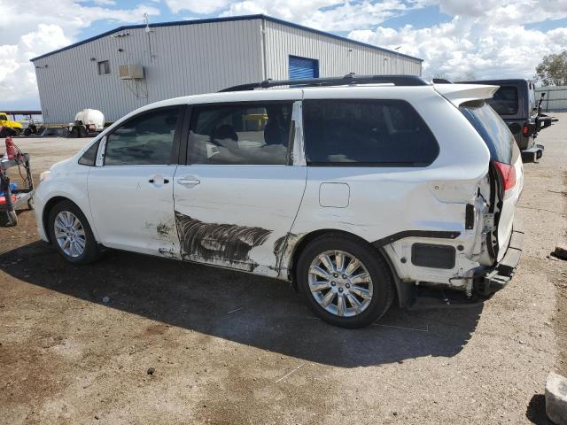 5TDYK3DC2DS301827 - 2013 TOYOTA SIENNA XLE WHITE photo 2