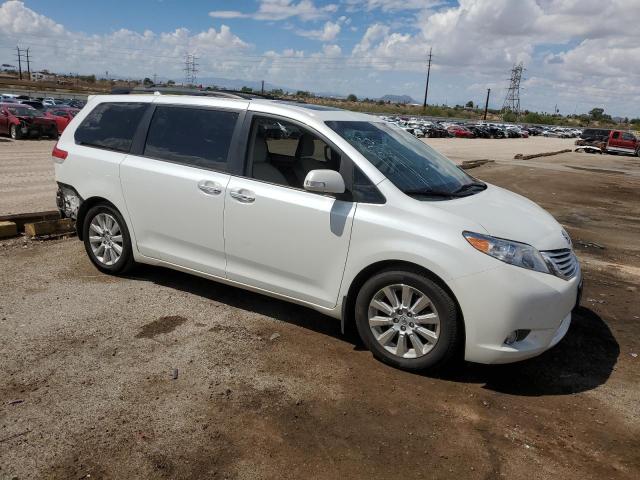 5TDYK3DC2DS301827 - 2013 TOYOTA SIENNA XLE WHITE photo 4