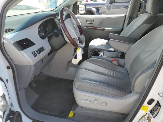 5TDYK3DC2DS301827 - 2013 TOYOTA SIENNA XLE WHITE photo 7