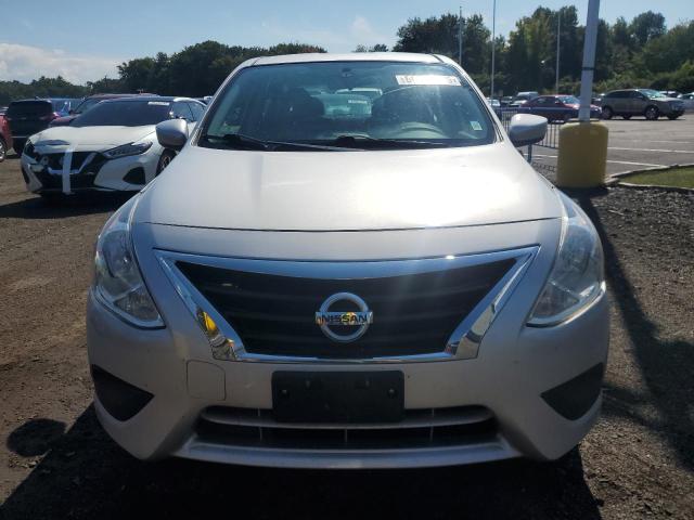 3N1CN7AP4JK438200 - 2018 NISSAN VERSA S SILVER photo 5