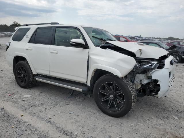 JTEBU5JRXK5631055 - 2019 TOYOTA 4RUNNER SR5/SR5 PREMIUM თეთრი ფოტო 4