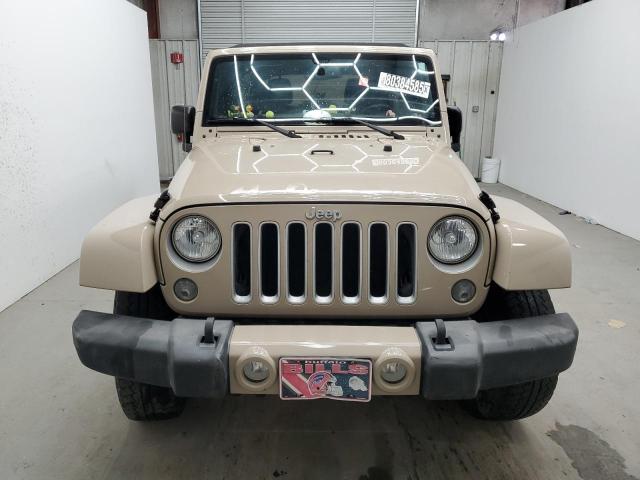 1C4BJWEG6GL236059 - 2016 JEEP WRANGLER U SAHARA TAN photo 5