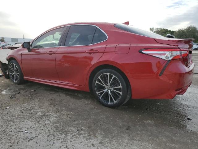 4T1M11AK5LU395970 - 2020 TOYOTA CAMRY SE RED photo 2