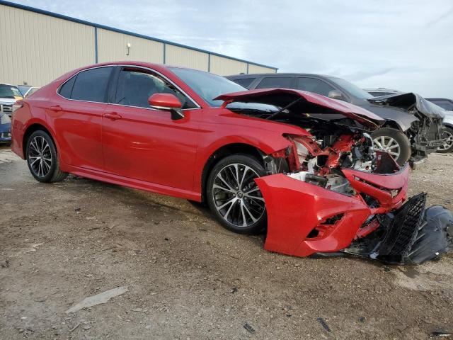 4T1M11AK5LU395970 - 2020 TOYOTA CAMRY SE RED photo 4