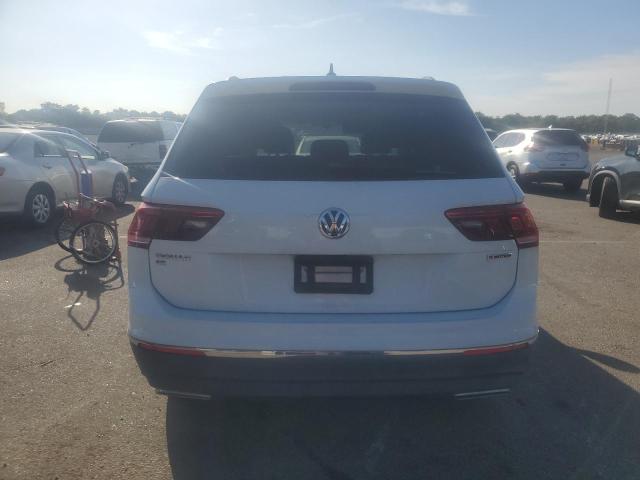 3VV2B7AX8LM133759 - 2020 VOLKSWAGEN TIGUAN SE WHITE photo 6