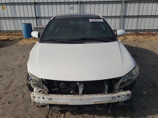 JTKJF5C72B3007082 - 2011 TOYOTA SCION TC WHITE photo 5