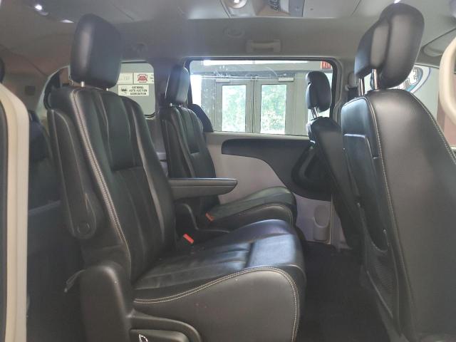 2C4RC1BG3CR390200 - 2012 CHRYSLER TOWN & COU TOURING WHITE photo 11