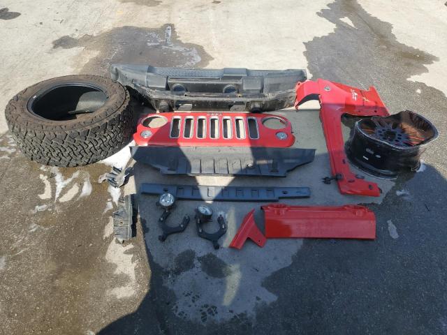 1C4BJWEGXJL935802 - 2018 JEEP WRANGLER U SAHARA RED photo 12