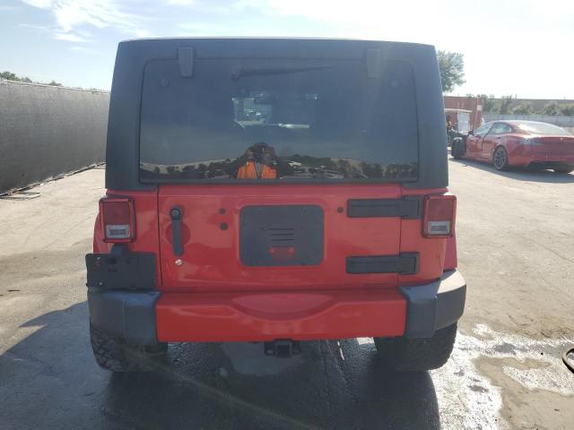 1C4BJWEGXJL935802 - 2018 JEEP WRANGLER U SAHARA RED photo 6