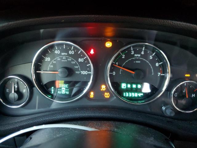 1C4BJWEGXJL935802 - 2018 JEEP WRANGLER U SAHARA RED photo 9