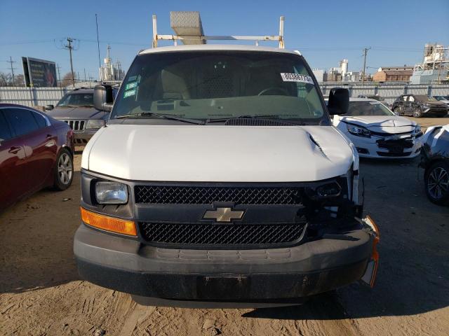 1GCWGFCF4F1217255 - 2015 CHEVROLET EXPRESS G2 WHITE photo 5