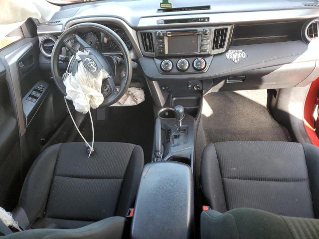 JTMBFREV9HJ174929 - 2017 TOYOTA RAV4 LE 红色 照片 8