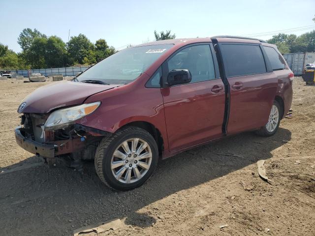 2013 TOYOTA SIENNA LE, 