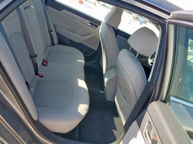 5NPE24AF3JH710038 - 2018 HYUNDAI SONATA SE Silber Foto 10