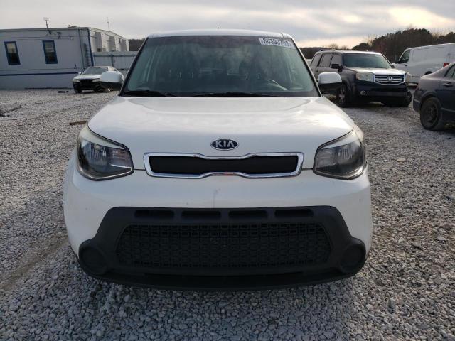 KNDJN2A2XE7100560 - 2014 KIA SOUL WHITE photo 5